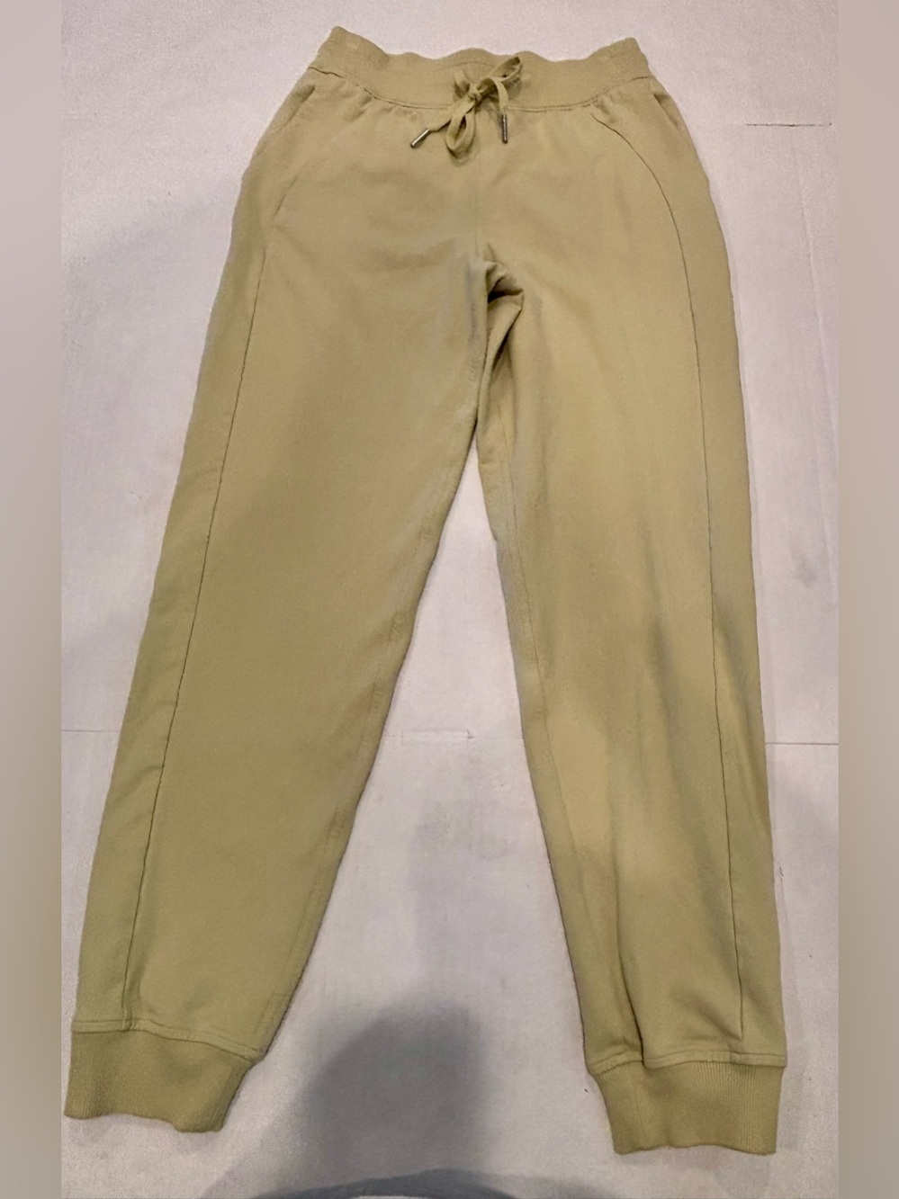 lululemon athletica Men's Drawstring Joggers in Olive Green